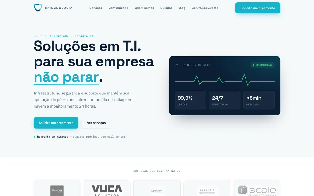 Exemplo de layout: site de empresa de tecnologia, claro, com painel de dados e logos de clientes